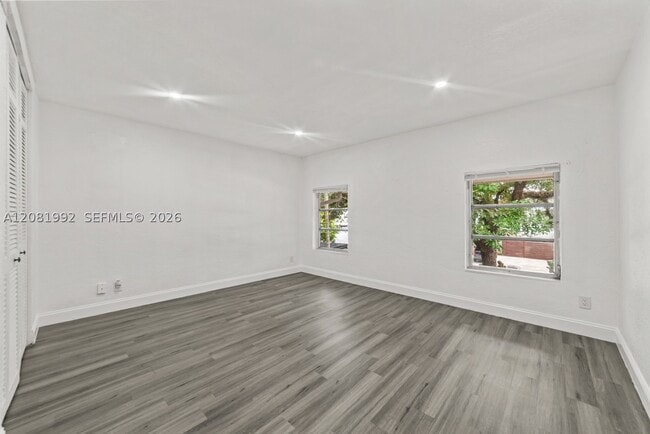 Building Photo - 1710 NE 142nd St