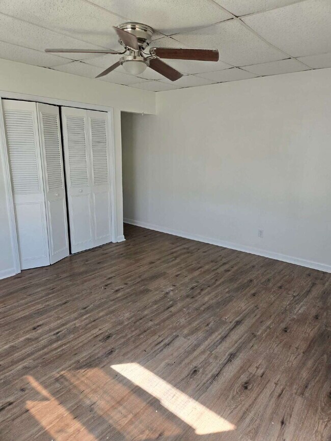 Building Photo - 202 Shepard Ave