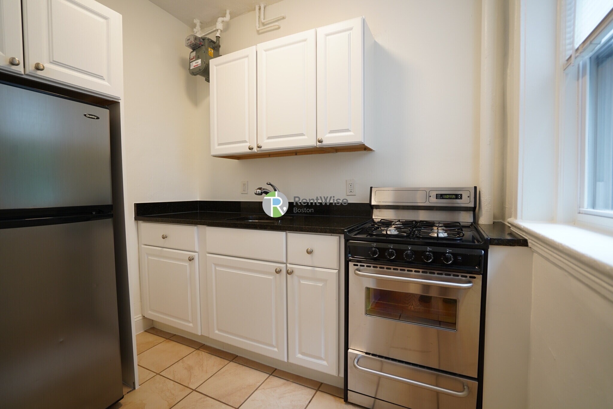 Building Photo - 74 Brainerd Rd