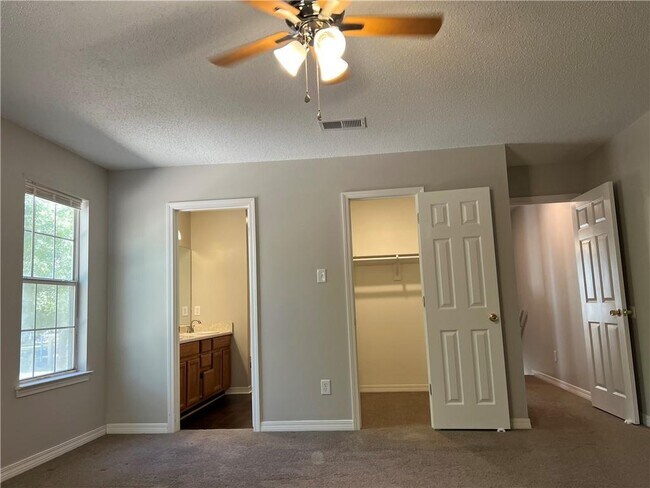 Building Photo - 132 Bayou Sara Ave