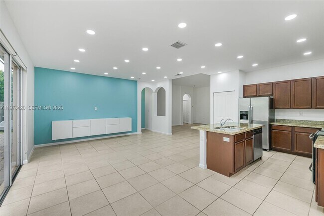 Building Photo - 11863 SW 253 ST