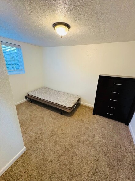 Building Photo - 150 E 200 S
