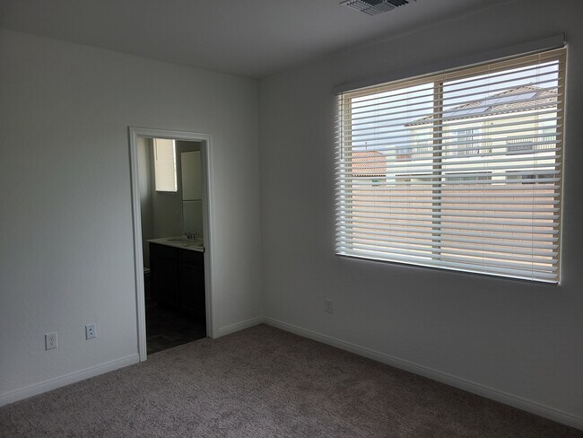 Building Photo - 6807 Feather Hill St