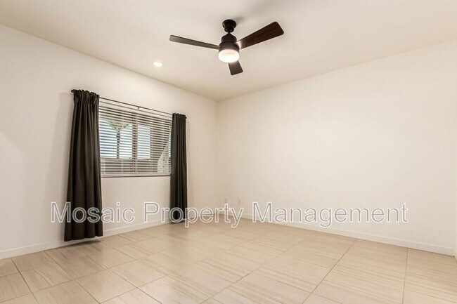 Building Photo - 35208 W Santa Monica Ave