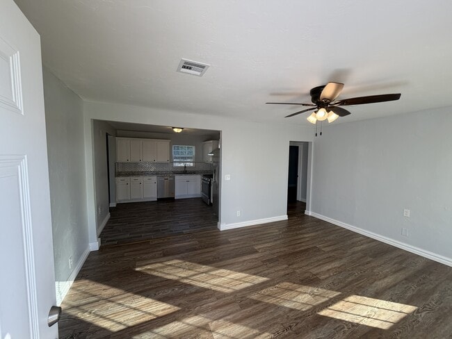 Building Photo - 4769 SE 27th St