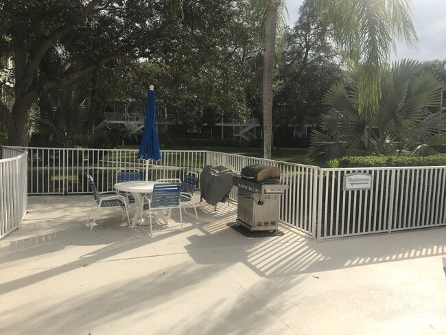 Building Photo - SEASONAL RENTAL - Downtown Sarasota Renova...