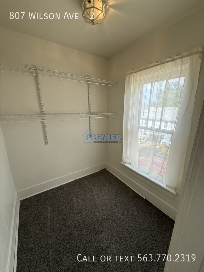 Building Photo - 807 Wilson Ave