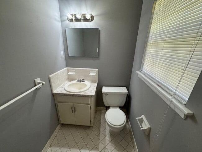 Building Photo - $0 SECURITY DEPOSIT MOVE IN SPECIAL THROUG...