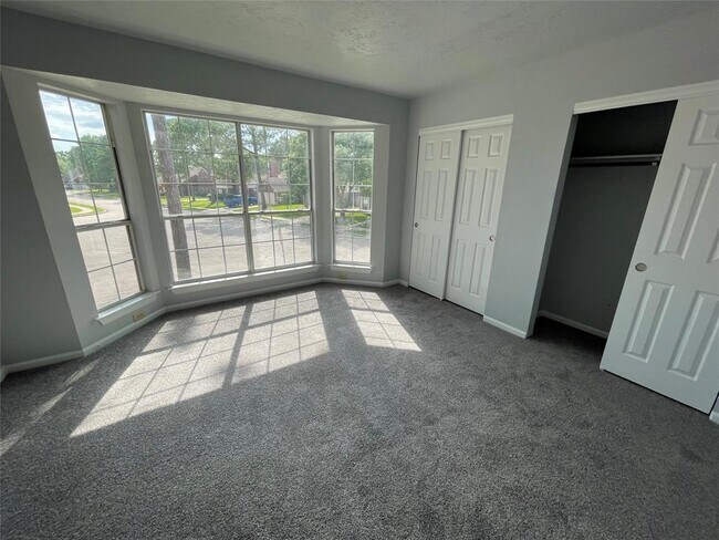 Building Photo - 14803 Silver Knight Ct