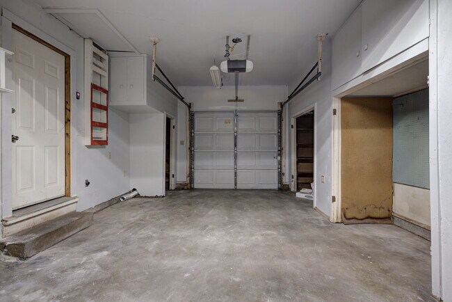 Building Photo - 1641 Marian Dr