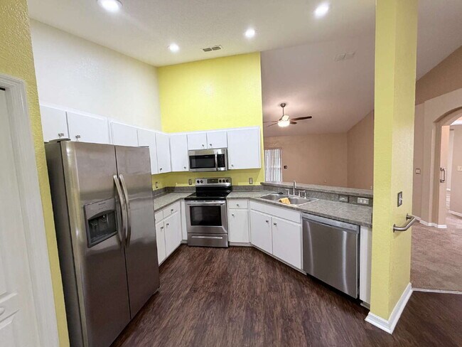 Building Photo - Charming 3BR/2BA Rental in Hillside Heights – South Lakeland