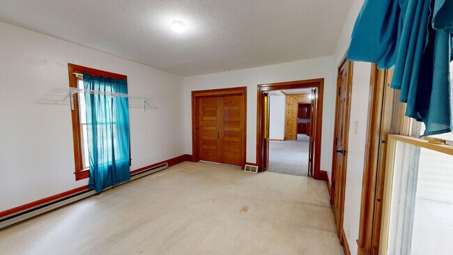 Building Photo - 4 bedroom farm house in Plymouth Shiloh Schools