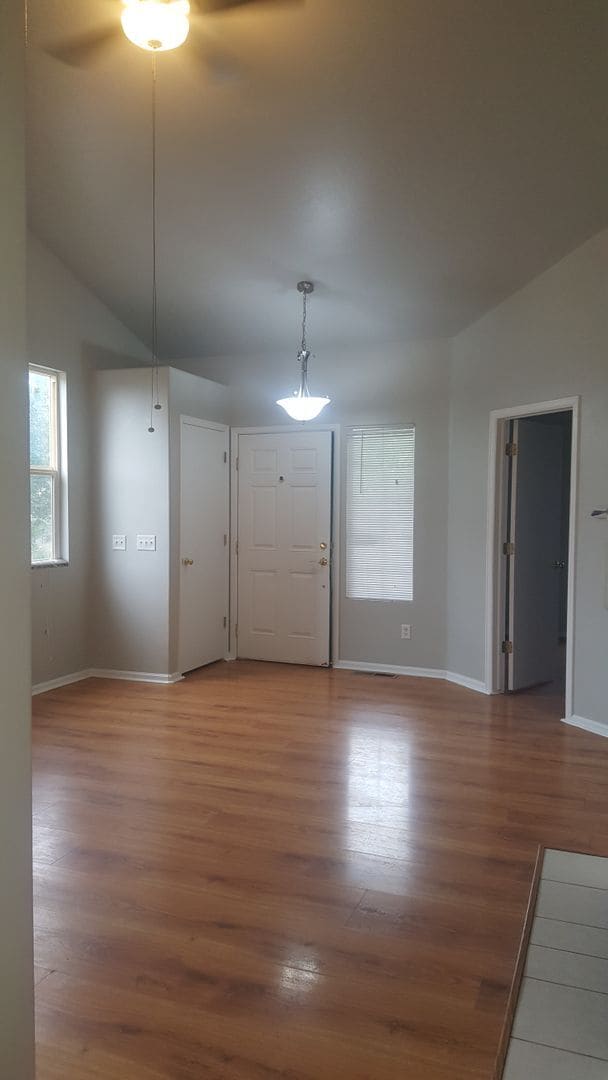 Building Photo - 3 Bedroom Ranch