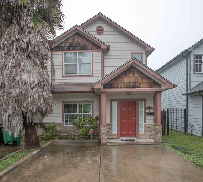 Building Photo - 7824 Comal St