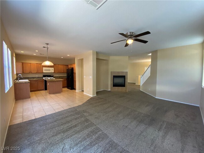 Building Photo - 744 Blue Barrel St