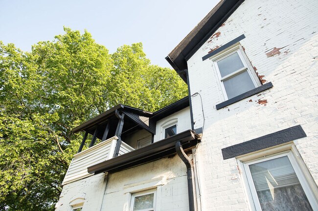 Building Photo - 415 Brightwood Ave