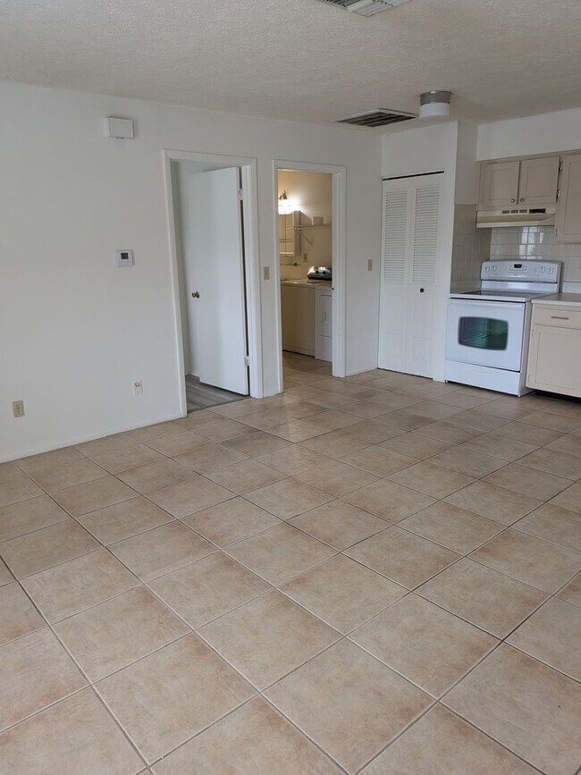 Building Photo - 1 bed/1 bath $1000/month in Dade City!