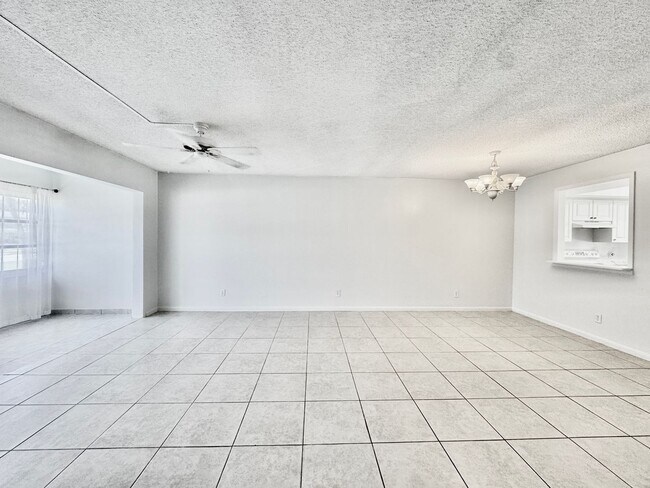 Building Photo - 600 Royal Palm Blvd