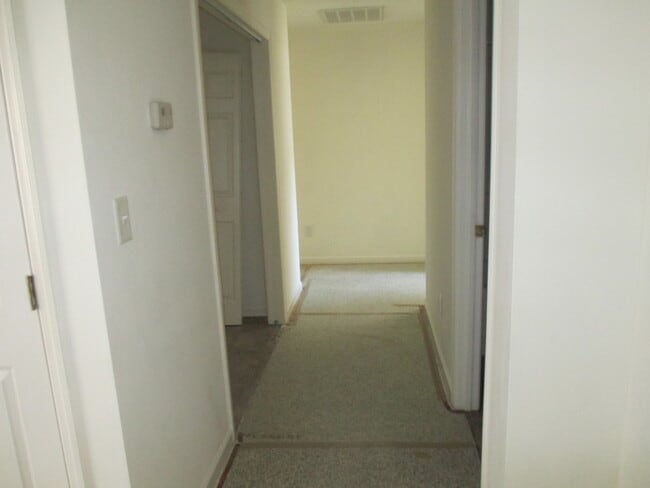 Building Photo - 103 Eagle Trail