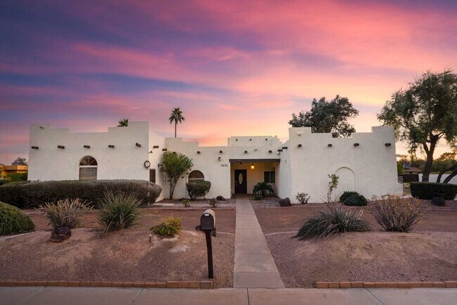 Building Photo - 6235 E Thunderbird Rd