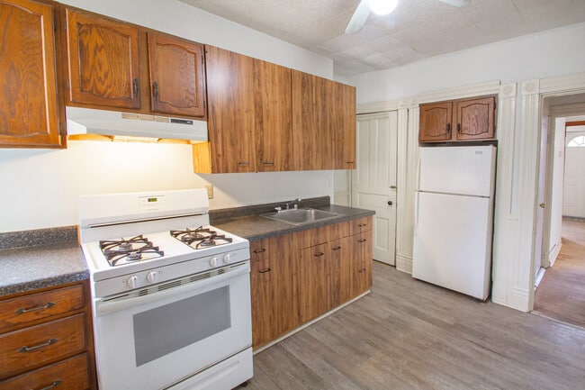 Building Photo - 618 West St