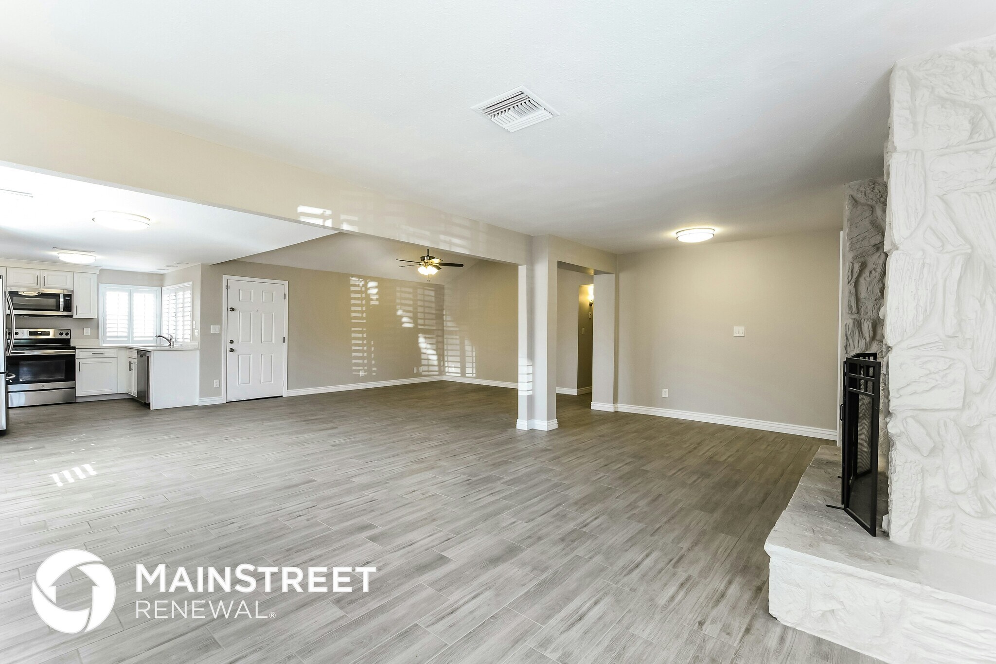 Building Photo - 15816 N 25th Ave
