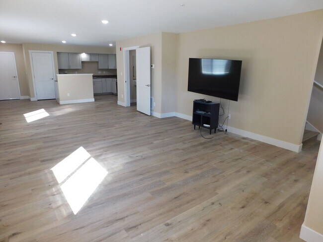 Building Photo - 1725 N 7th St