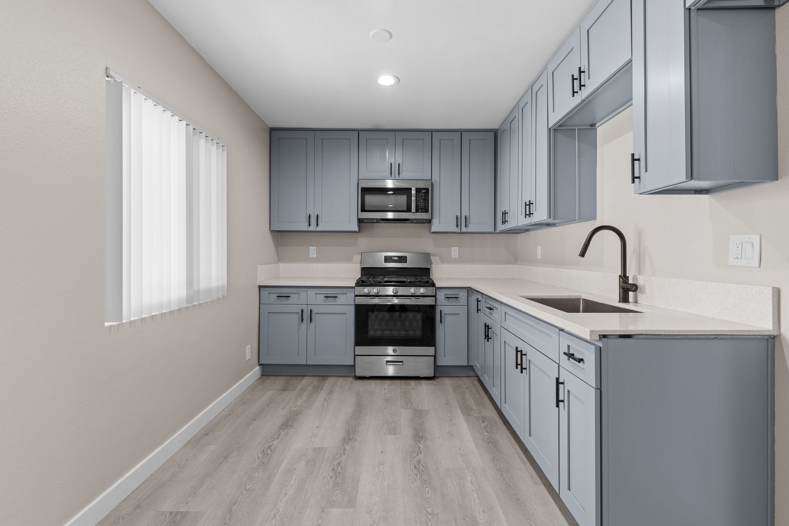 Building Photo - 113 S Lillie Ave