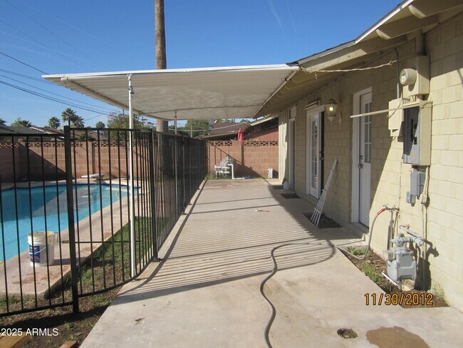 Building Photo - 8303 E Glenrosa Ave