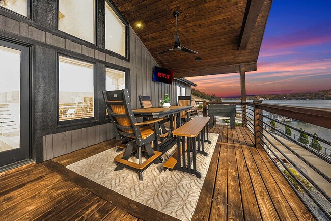 Building Photo - 201 Shady Ozark Ln