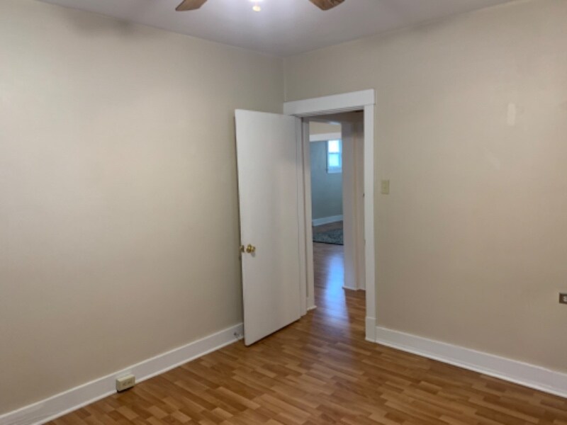 Building Photo - 313 Augusta St