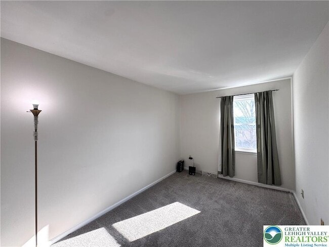 Building Photo - 8315 Countryside Ln