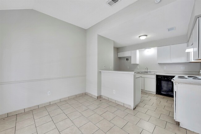 Building Photo - 6110 W Mt Houston Rd