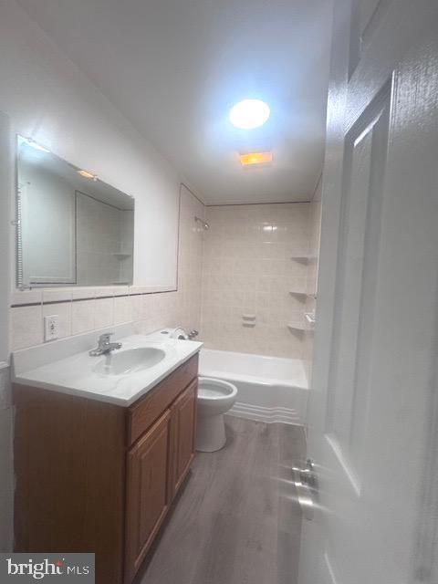 Building Photo - 5031 Huron St