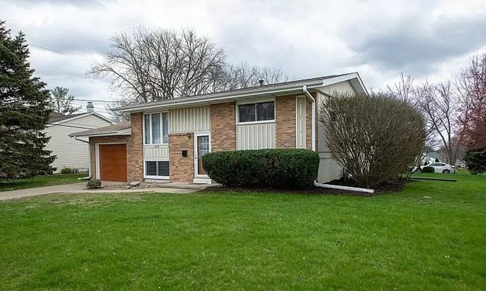 Front View - 1528 W Daytona Dr