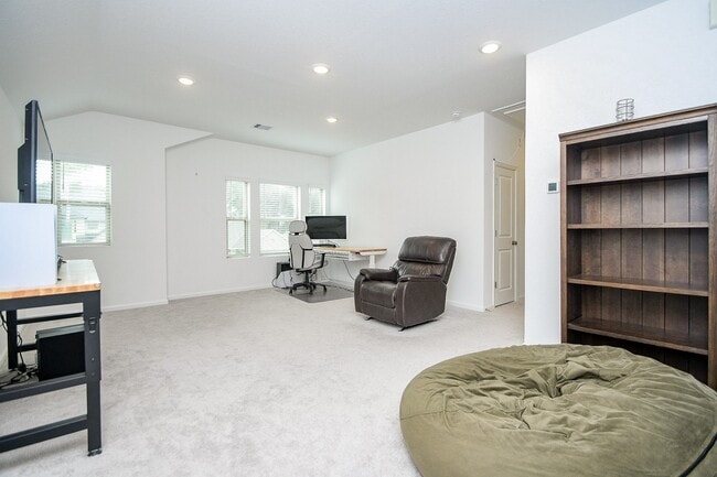 Building Photo - 28722 Mount Bonnell Dr