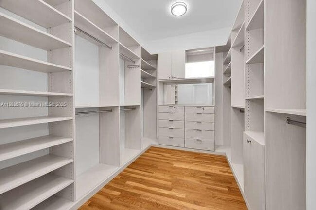 Building Photo - 621 N Mashta Dr