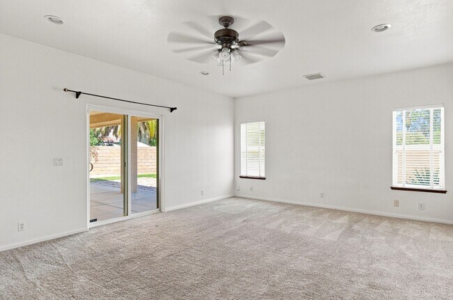 Building Photo - 1112 N Cynthia Ct