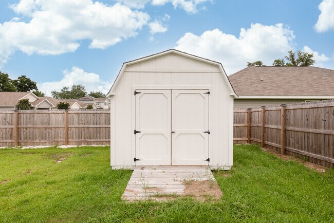 Building Photo - 5720 Blackhorse Cir