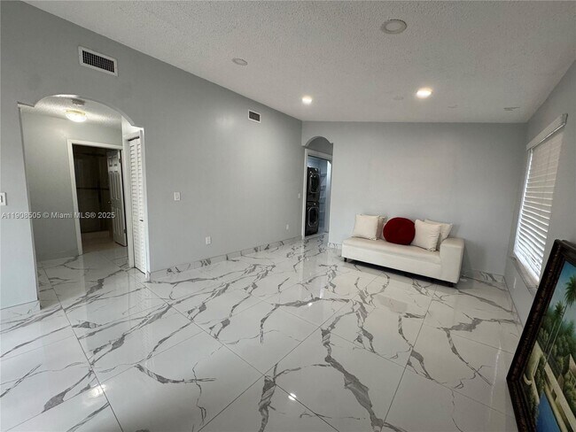 Building Photo - 8701 NW 109th Terrace