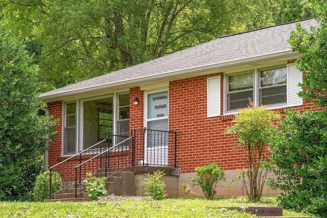 Building Photo - 411 Westchester Dr