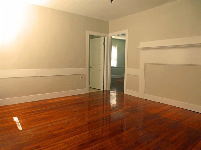 Building Photo - 396 Pearl St