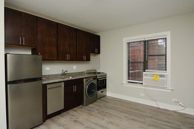 Building Photo - 434.5 W Belden Ave