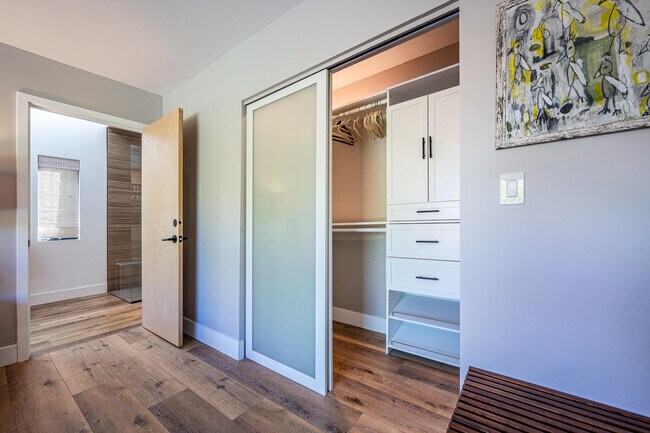 Building Photo - 2748 E Via Escuela