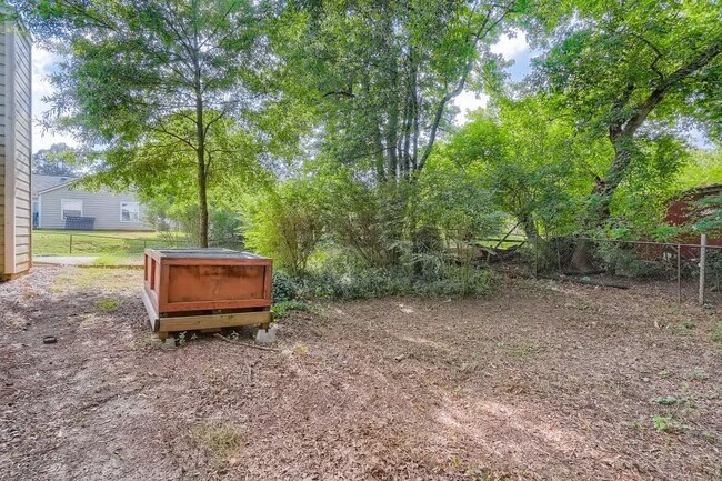 Building Photo - 4003 River Rock Way