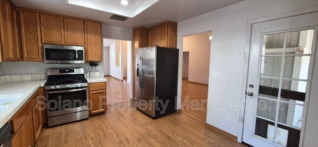 Building Photo - 642 Silvertop Way