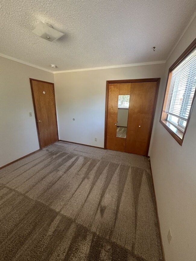 Building Photo - 3 Bedroom 1.5 Bath Ranch in Felida!