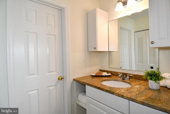 Building Photo - 2797 Yarling Ct