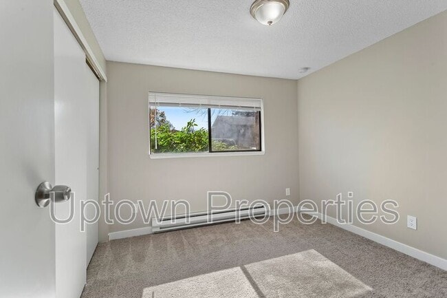 Building Photo - 5660 SW 180th Ave