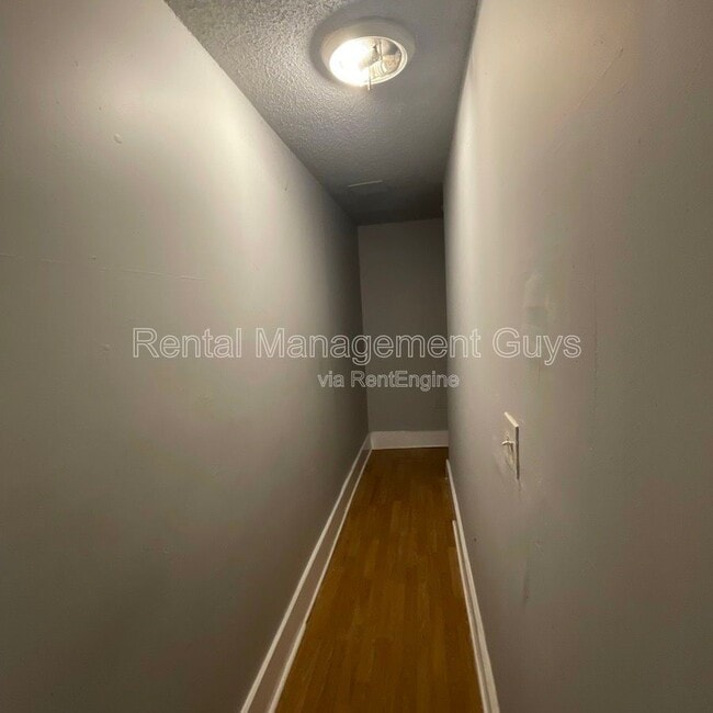 Building Photo - 2931 N Bryant Ave